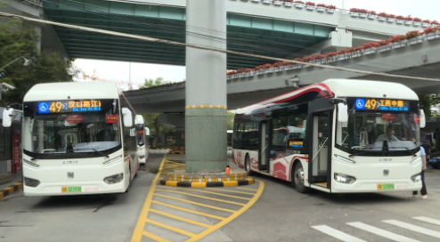 紫外线消毒，车门防夹……上海黄浦49路公交车多项高科技加持