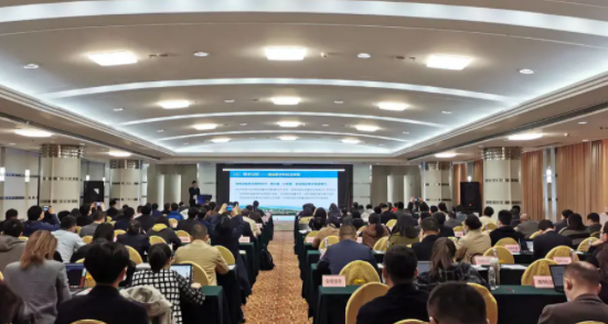 中国智能交通产业推进46项团体标准研究，涉及公共交通、智能驾驶...