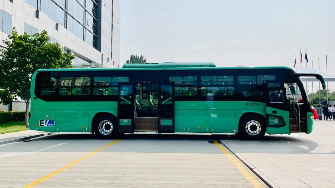 100輛福田歐輝通學公交車成功交付北京公交集團(圖2)