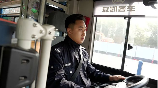 城市公交高手炫技，每个冠军背后都有一辆安凯客车(图1)