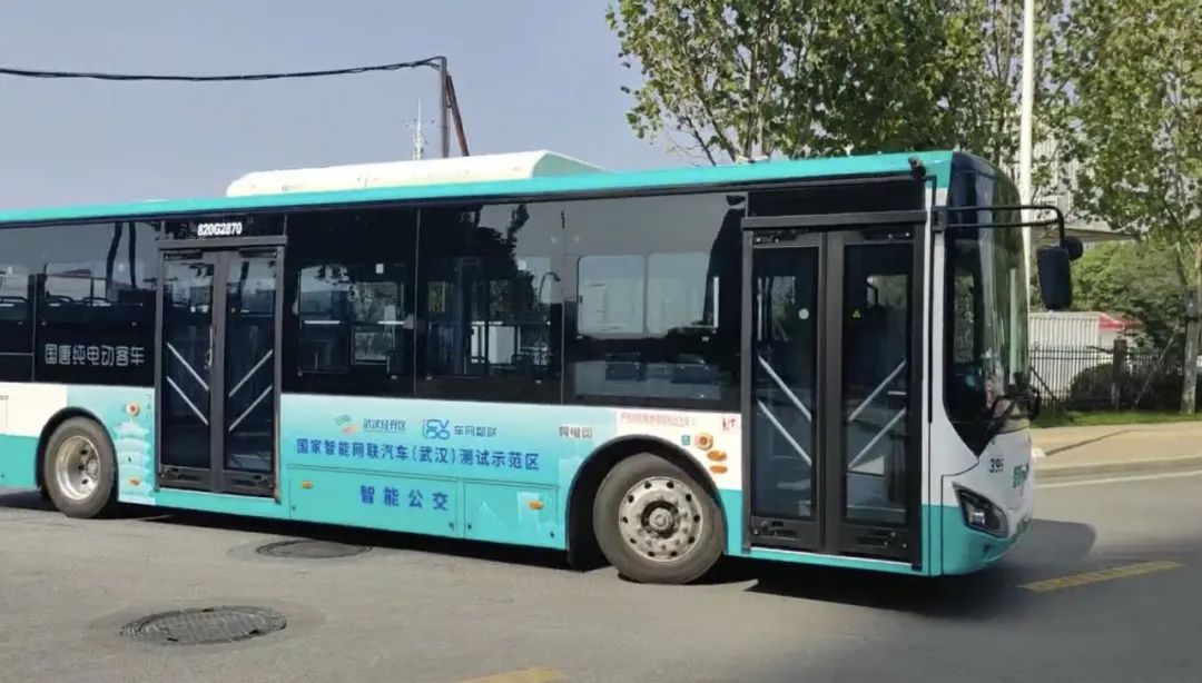 武汉首台ADAS智能公交投入使用！(图4)