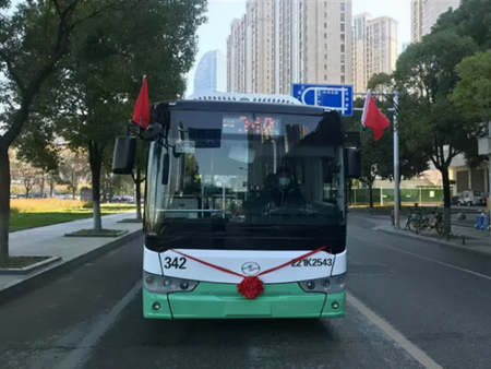 “小块头，大能量” 武汉街头上新“汉产”纯电动公交车(图1)