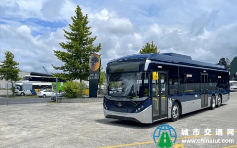 比亚迪携手ADL完成新西兰首批超长款纯电大巴本地组装(图1)